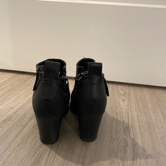 Lexi & Abbie | Black Heeled Booties with side zipper | Size 7 - Picture 4 of 6
